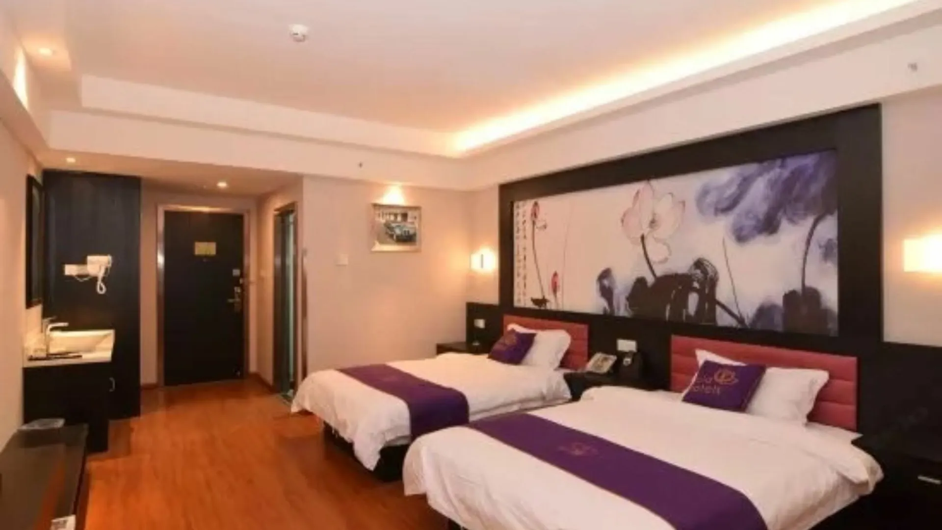 Luoyang Feronia Hotel 3*, ليويانج الصين