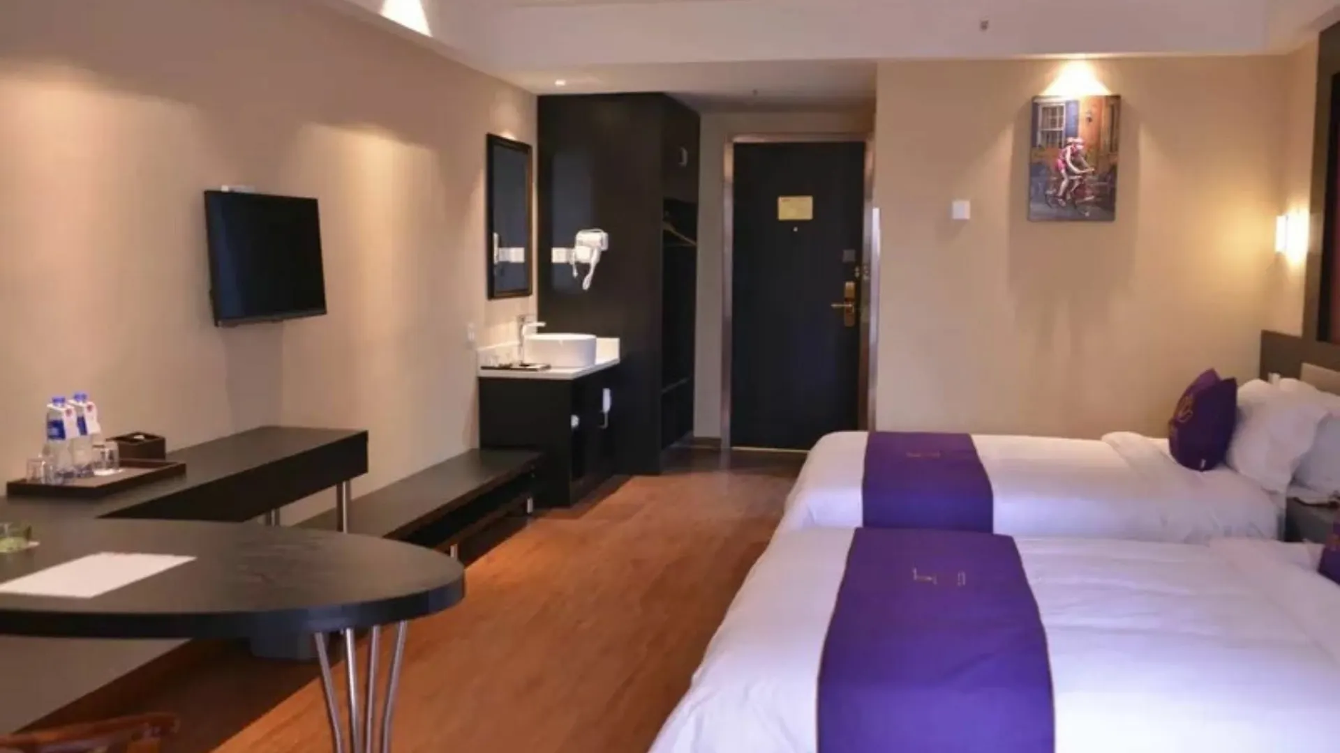Luoyang Feronia Hotel الصين